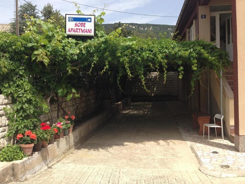 Summer Rooms Baska ภายนอก รูปภาพ