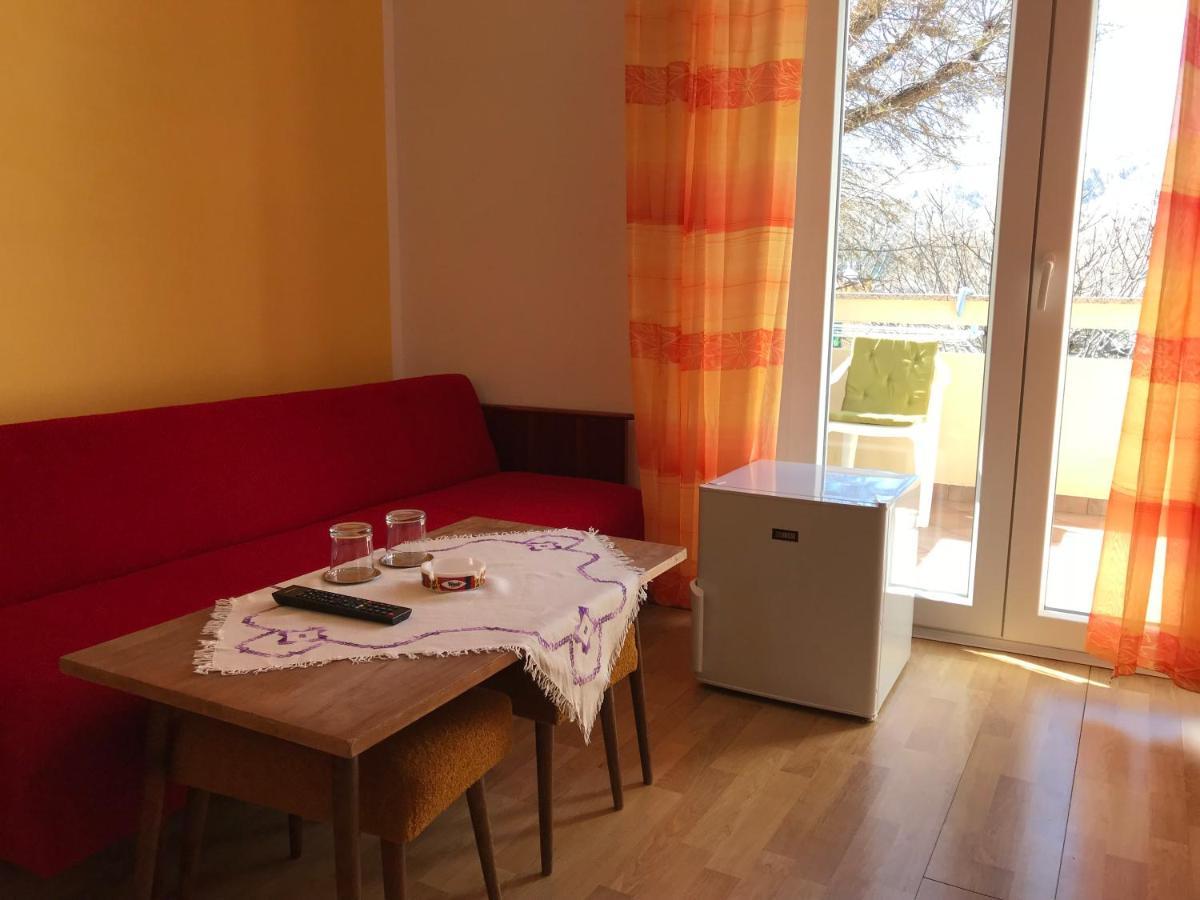 Summer Rooms Baska ภายนอก รูปภาพ